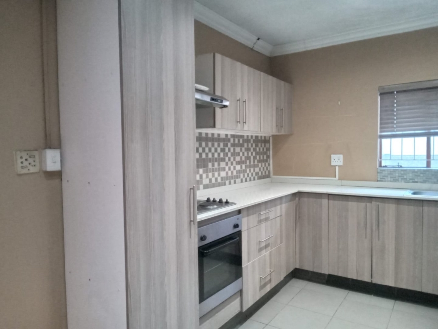 To Let Commercial Property for Rent in Eikendal Western Cape